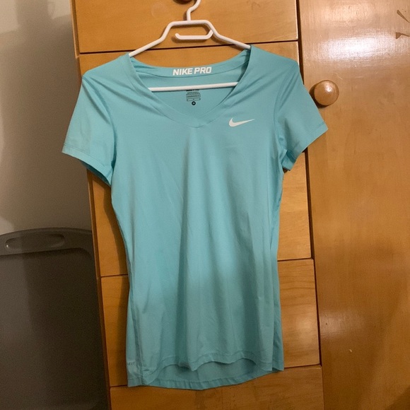 Nike pro basic v-neck t-shirt - Picture 1 of 3